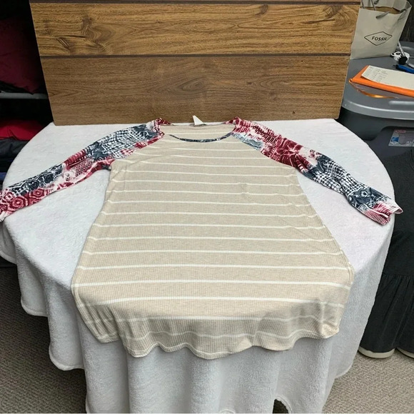 Rosemary size small shirt tan/cream striped with printed sleeves - Picture 7 of 7